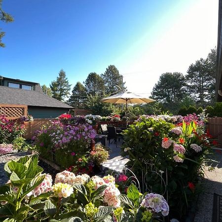 Garden Home In Victoria -Beautiful Home In Victoria Extérieur photo