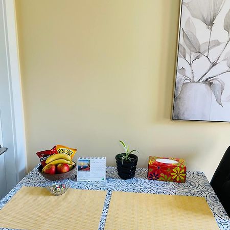 Garden Home In Victoria -Beautiful Home In Victoria Extérieur photo
