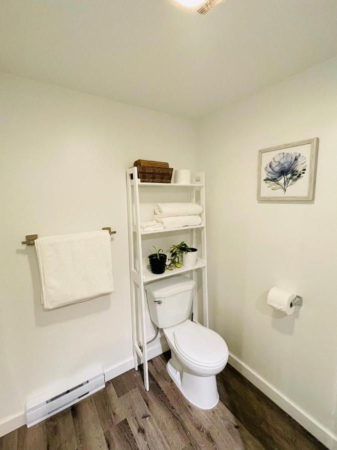 Garden Home In Victoria -Beautiful Home In Victoria Extérieur photo